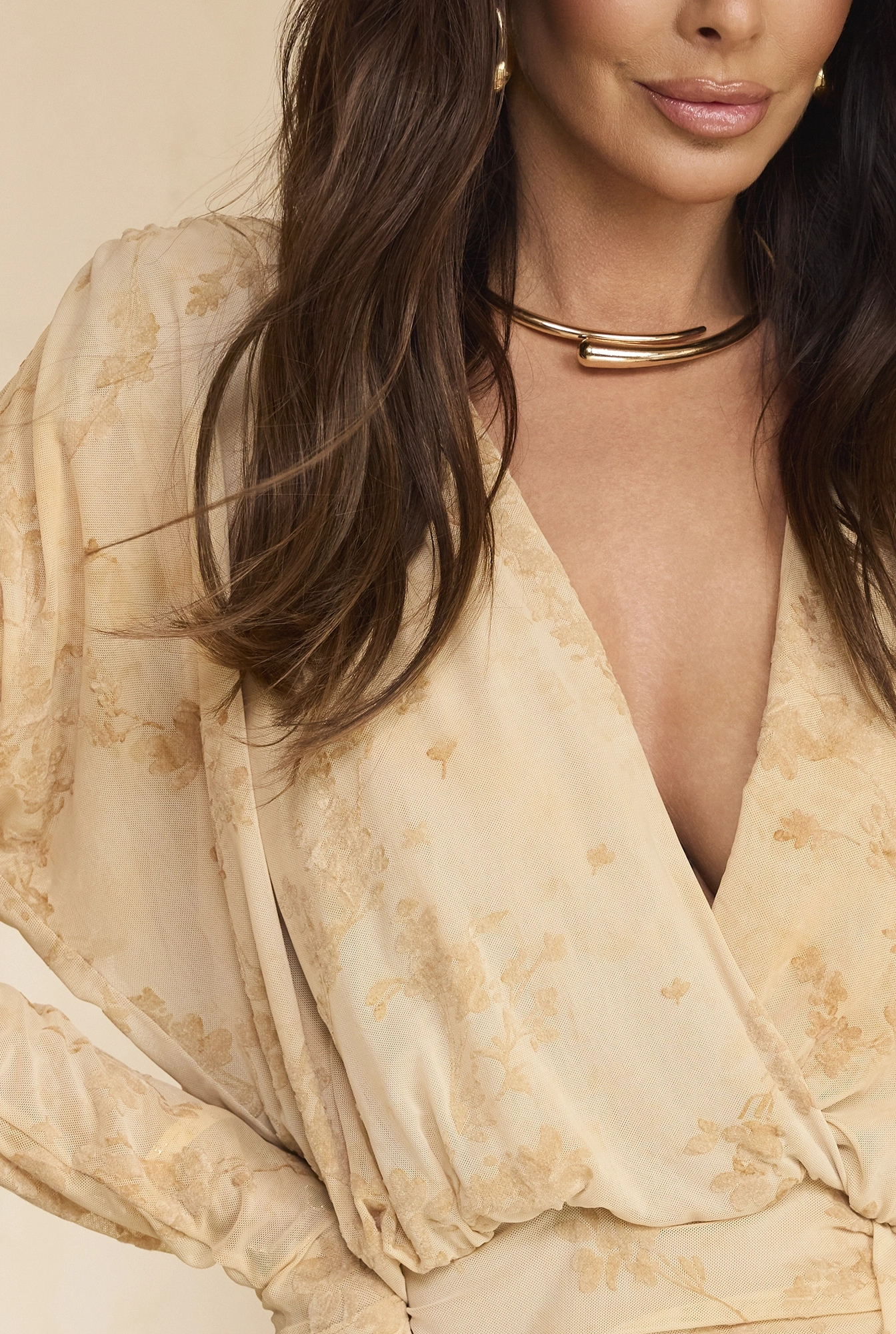 Fossa – vestido mini con drapeados y fajín decorativo